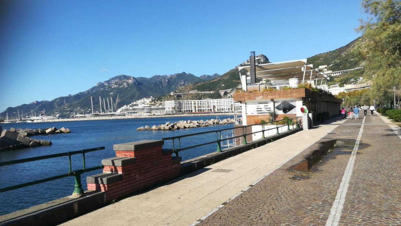 V I P Suites Cielo Stellato On Concordia Sea Salerno Exterior photo