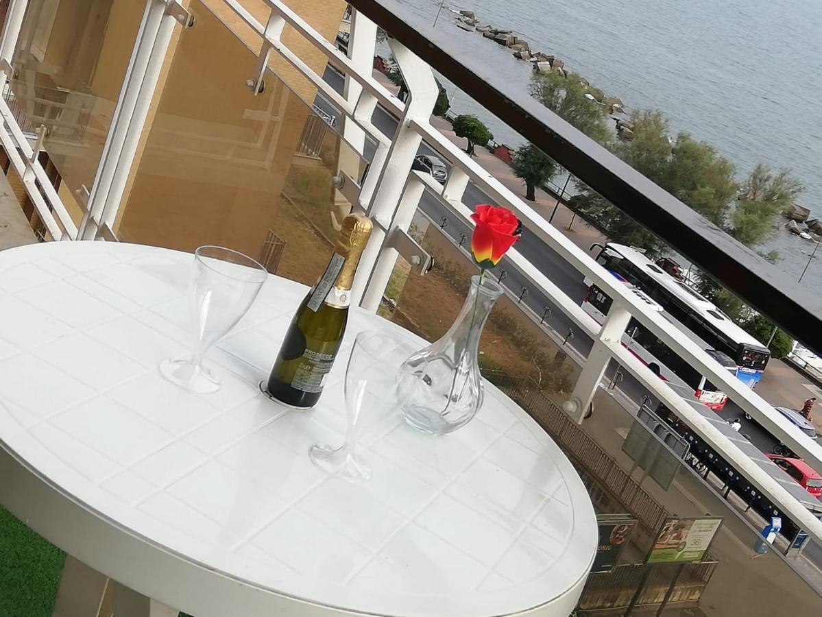 V I P Suites Cielo Stellato On Concordia Sea Salerno Exterior photo